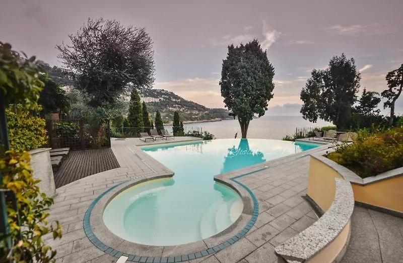 Diodato Suite Apartment - Amazing Location, Wifi, Pool, Sauna, Gym & Private Garden Roquebrune-Cap-Martin
